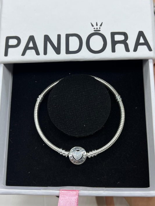 Pandora moments loving heart clasp bracelet -Silver925